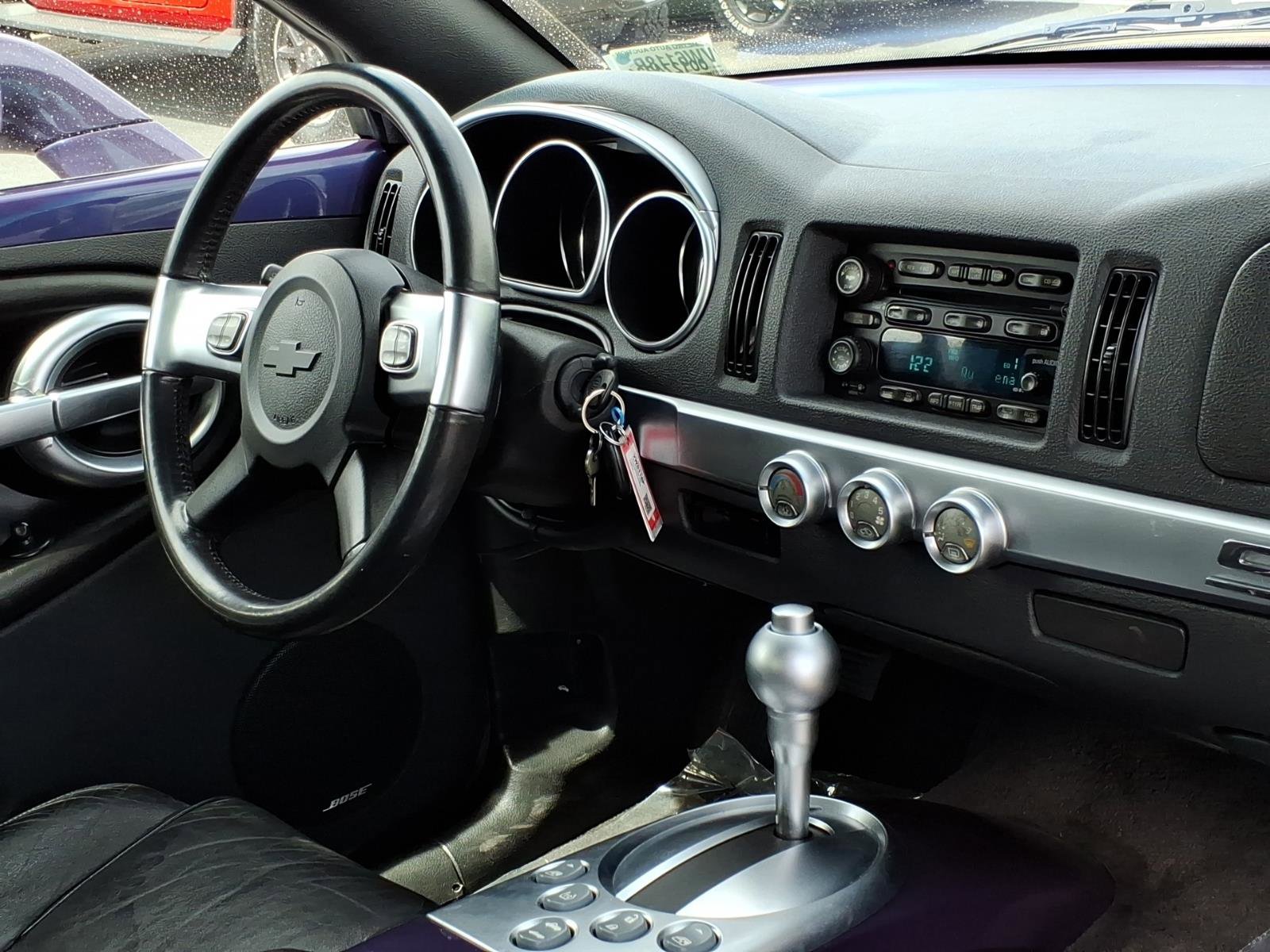 Used 2004 Chevrolet SSR w/ Preferred Equipment Group RWD image 14