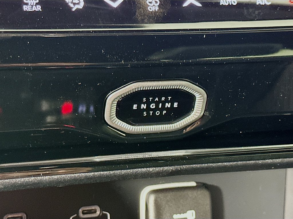 New 2026 Jeep Grand Cherokee Altitude AWD/4WD image 19