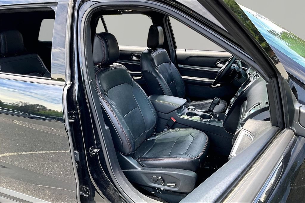 Used 2018 Ford Explorer Sport w/ Equipment Group 401A AWD/4WD image 21