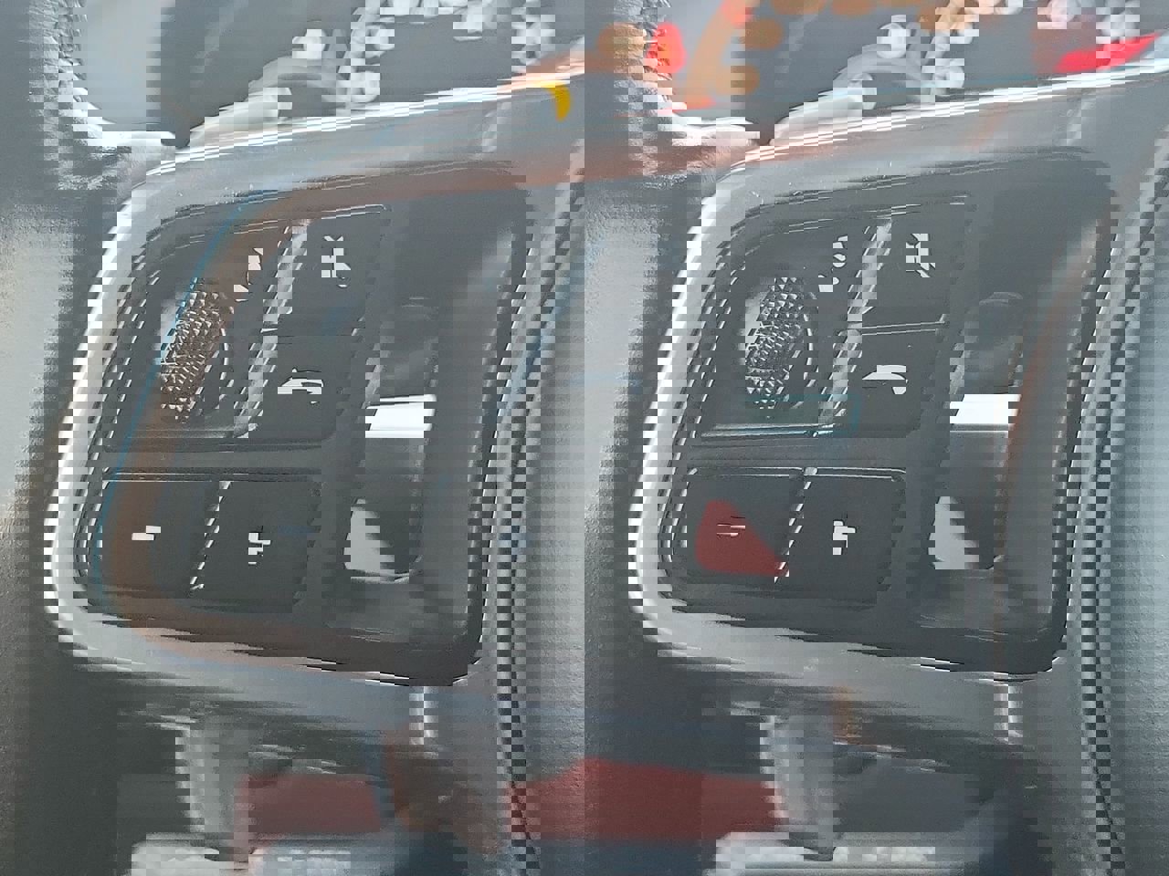 Used 2019 Porsche Cayenne image 28