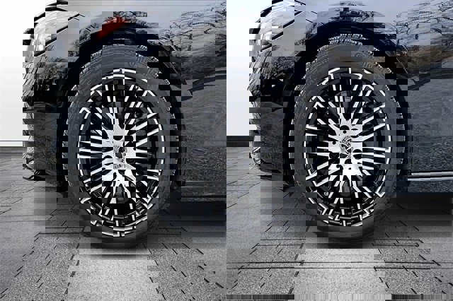 Certified 2025 Mercedes-Benz C 300 4MATIC Sedan image 4