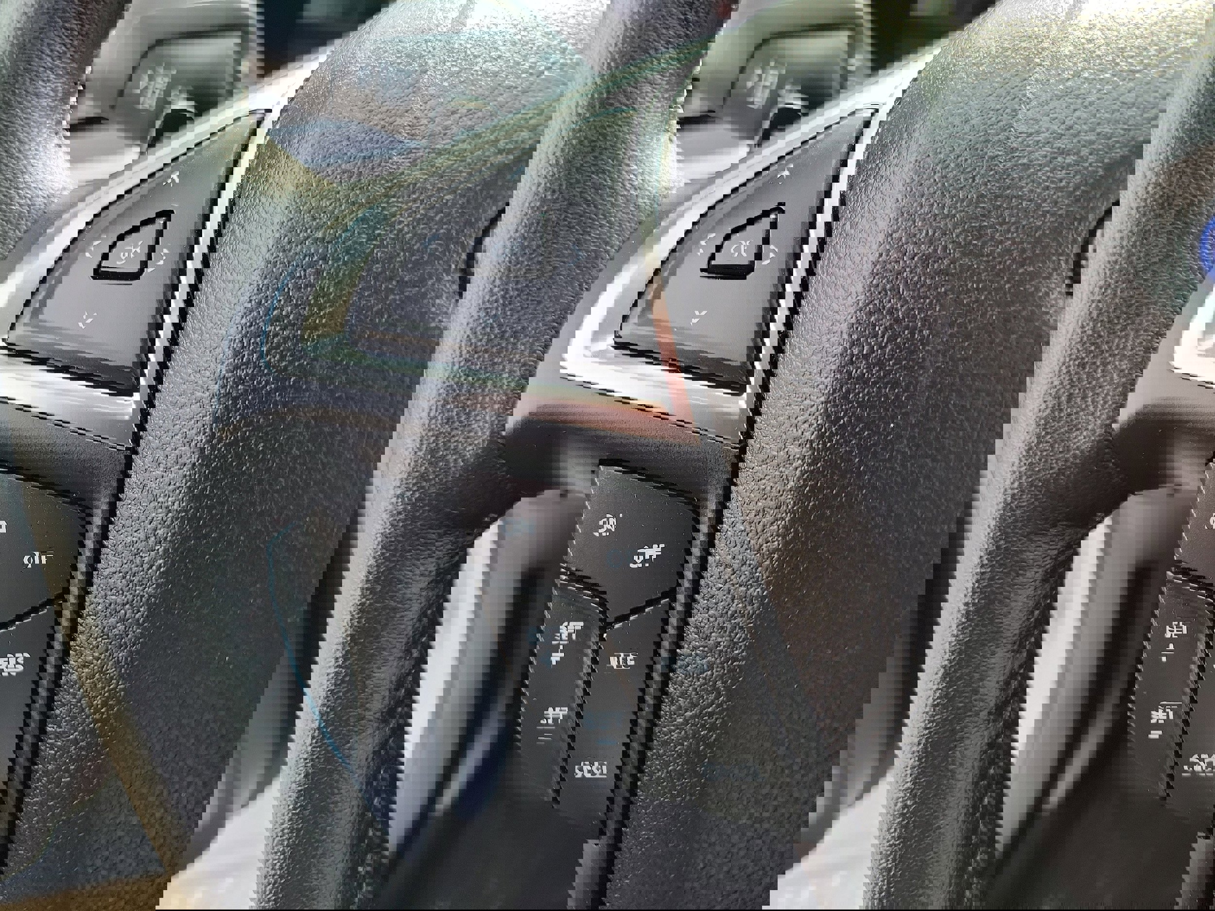 Used 2024 Ford Edge SEL w/ Convenience Package image 24