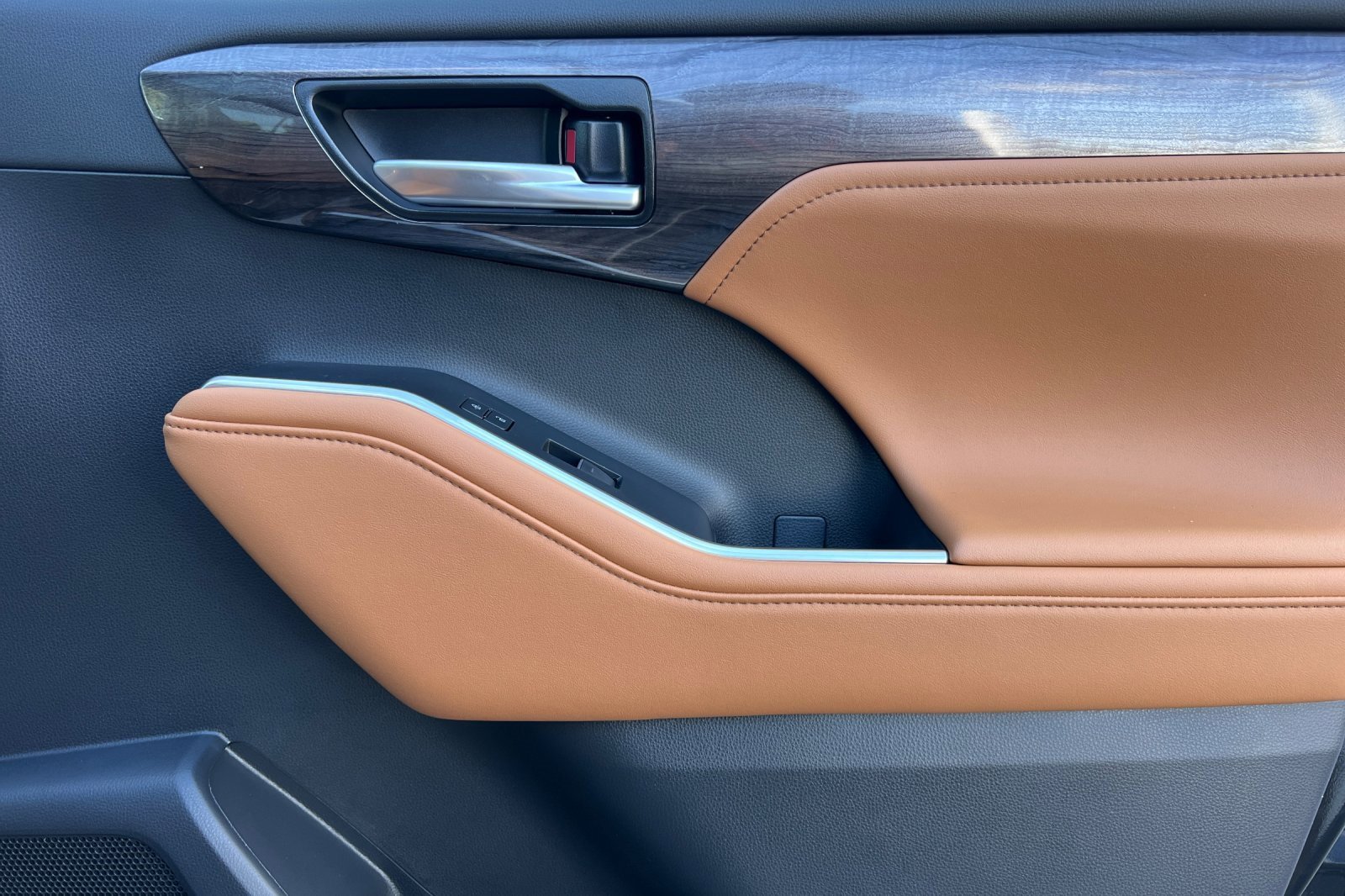 New 2025 Toyota Highlander Platinum image 20