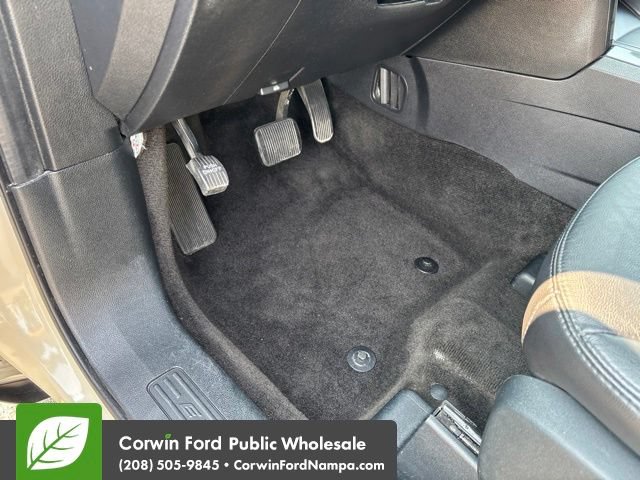 Used 2018 Ford Explorer XLT w/ Equipment Group 202A AWD/4WD image 25