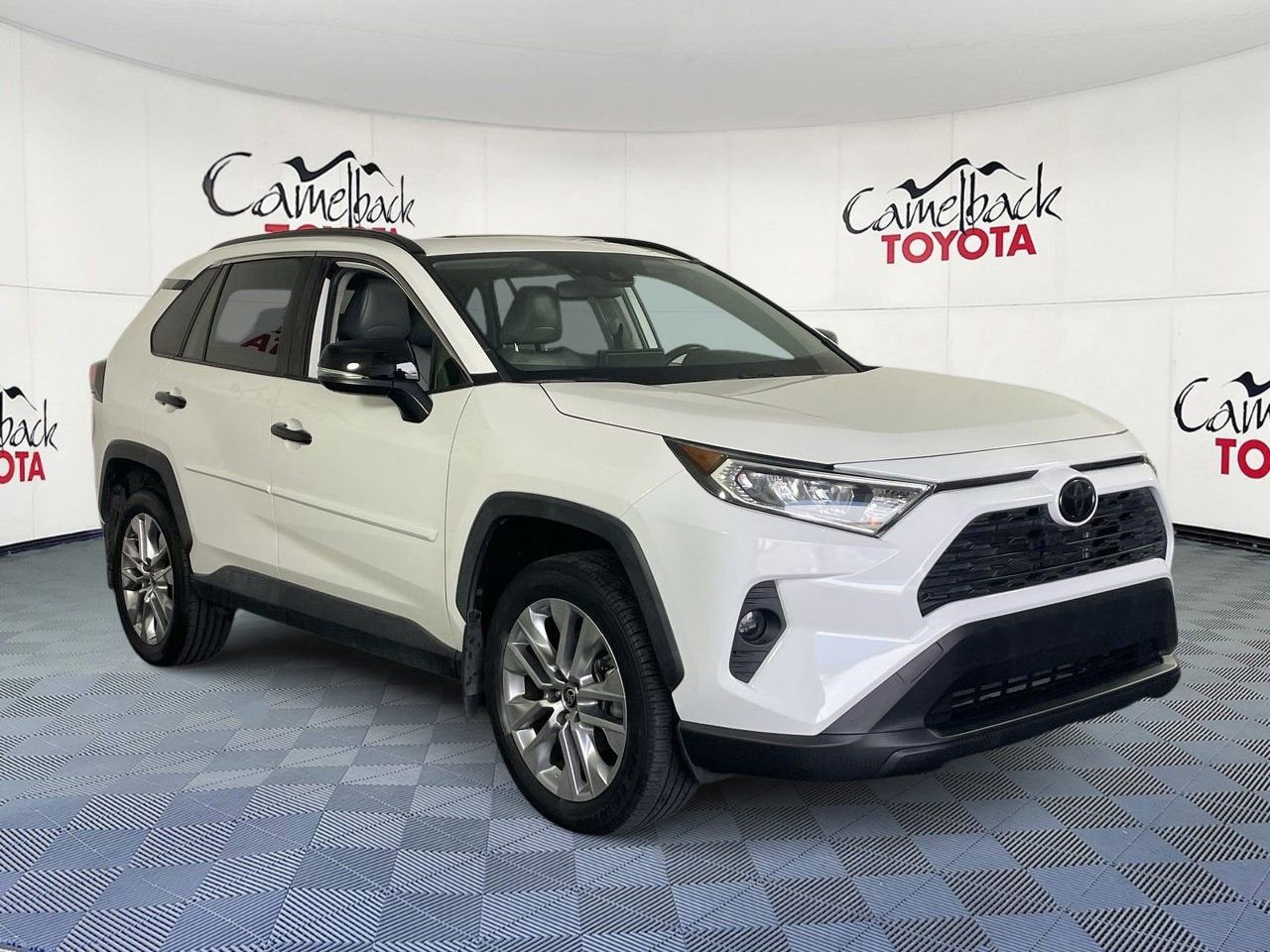 Used 2019 Toyota RAV4 XLE Premium w/ Cold Weather Package AWD/4WD image 3