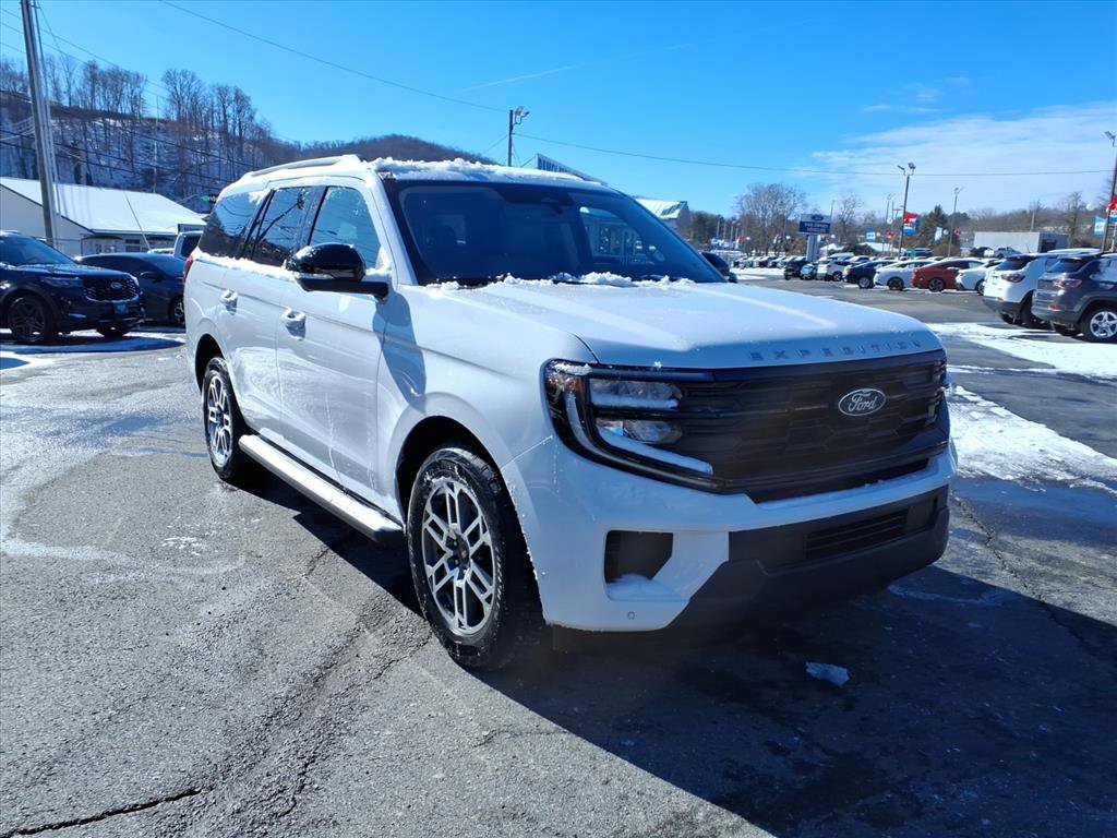 Used 2025 Ford Expedition Active image 6