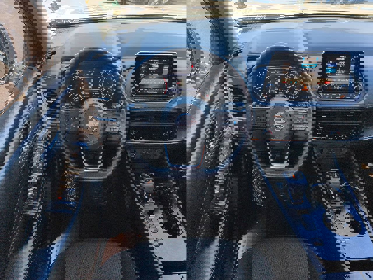 Used 2024 Nissan Rogue SV image 16