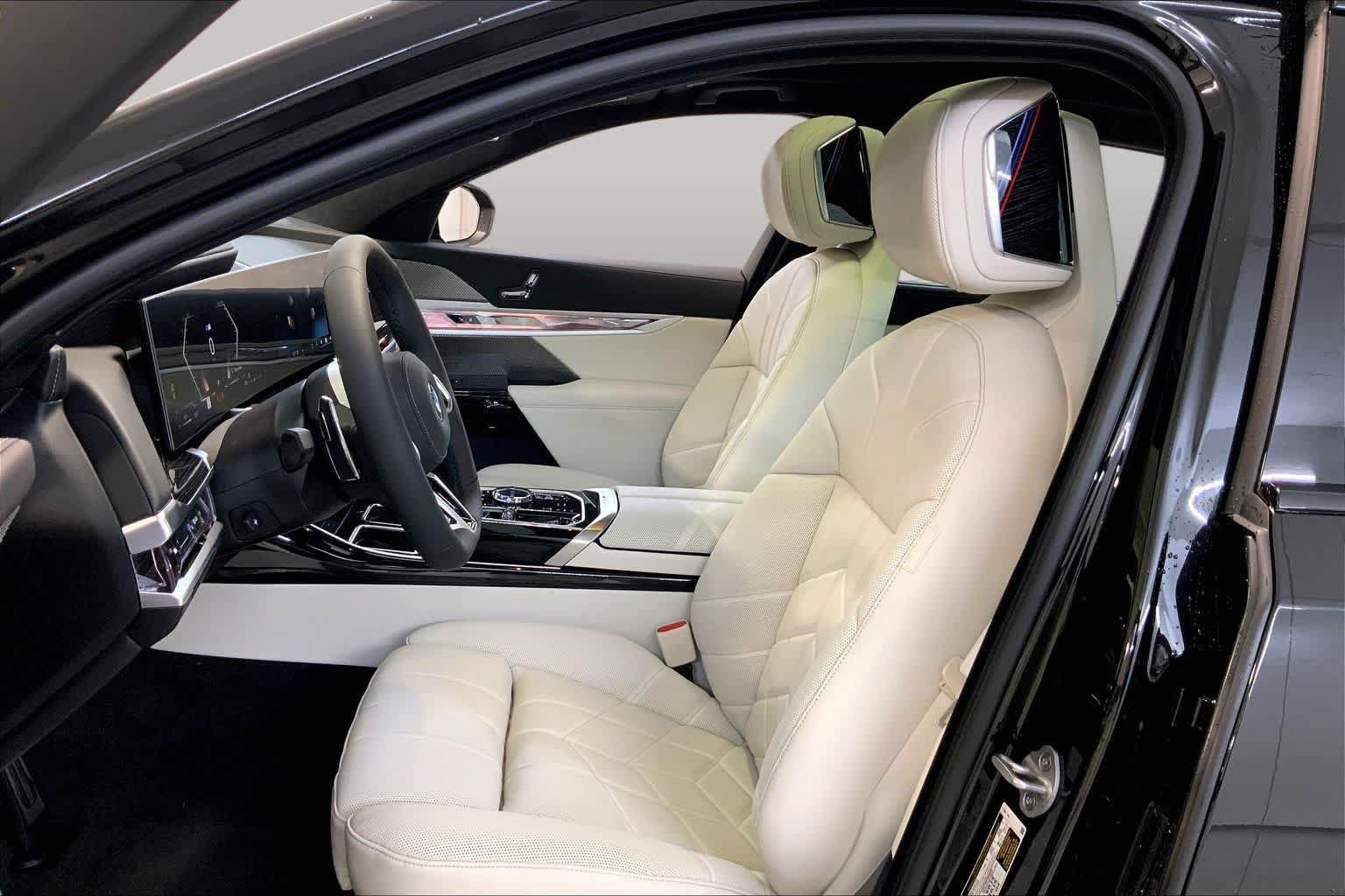 New 2026 BMW 740i xDrive w/ Executive Package AWD/4WD image 9