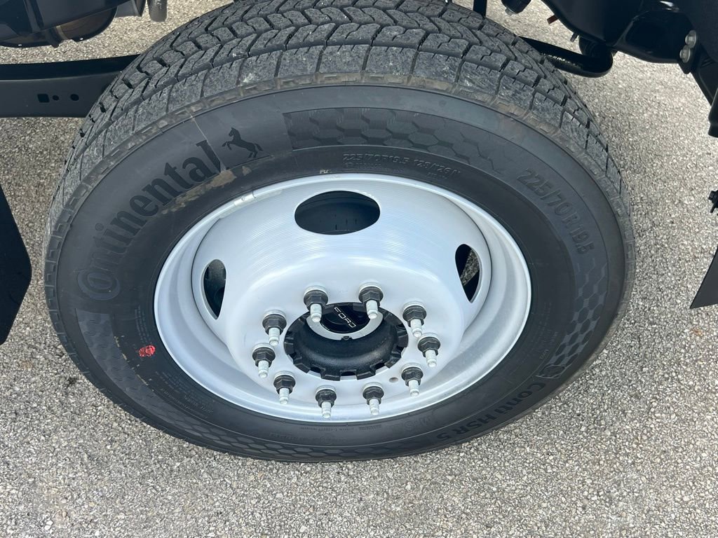 New 2026 Ford F450 XL w/ XL Chrome Package image 9