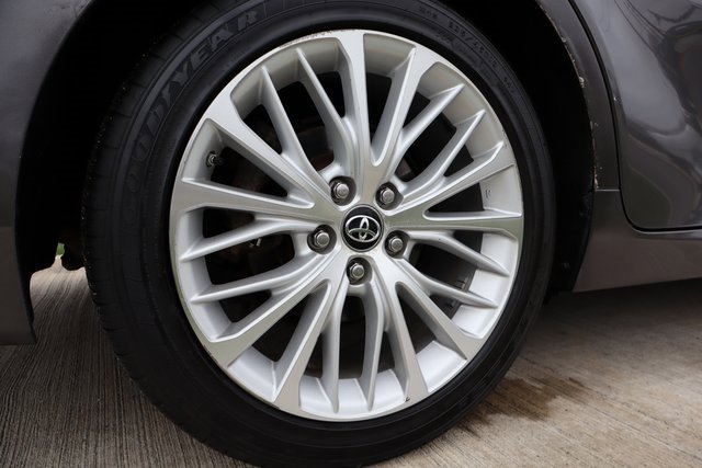 Used 2018 Toyota Camry XLE image 31