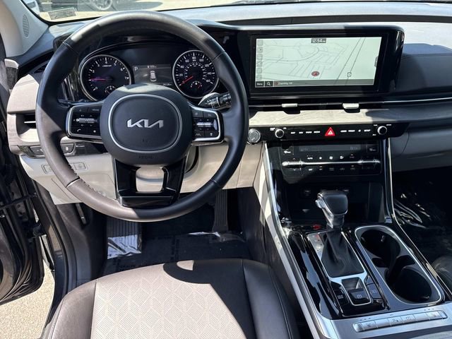 Used 2024 Kia Carnival EX FWD image 17