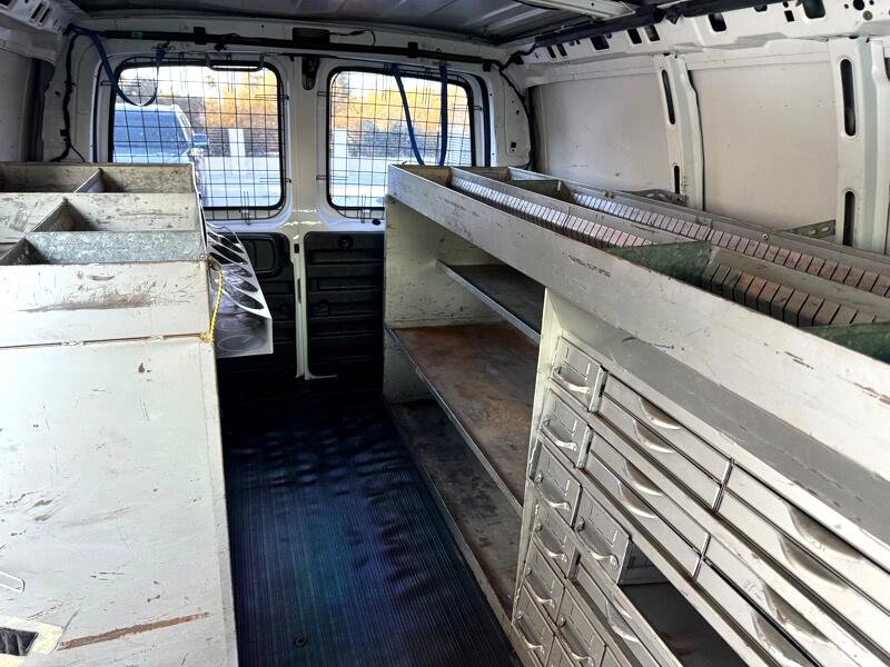 Used 2000 Chevrolet Express 2500 image 13