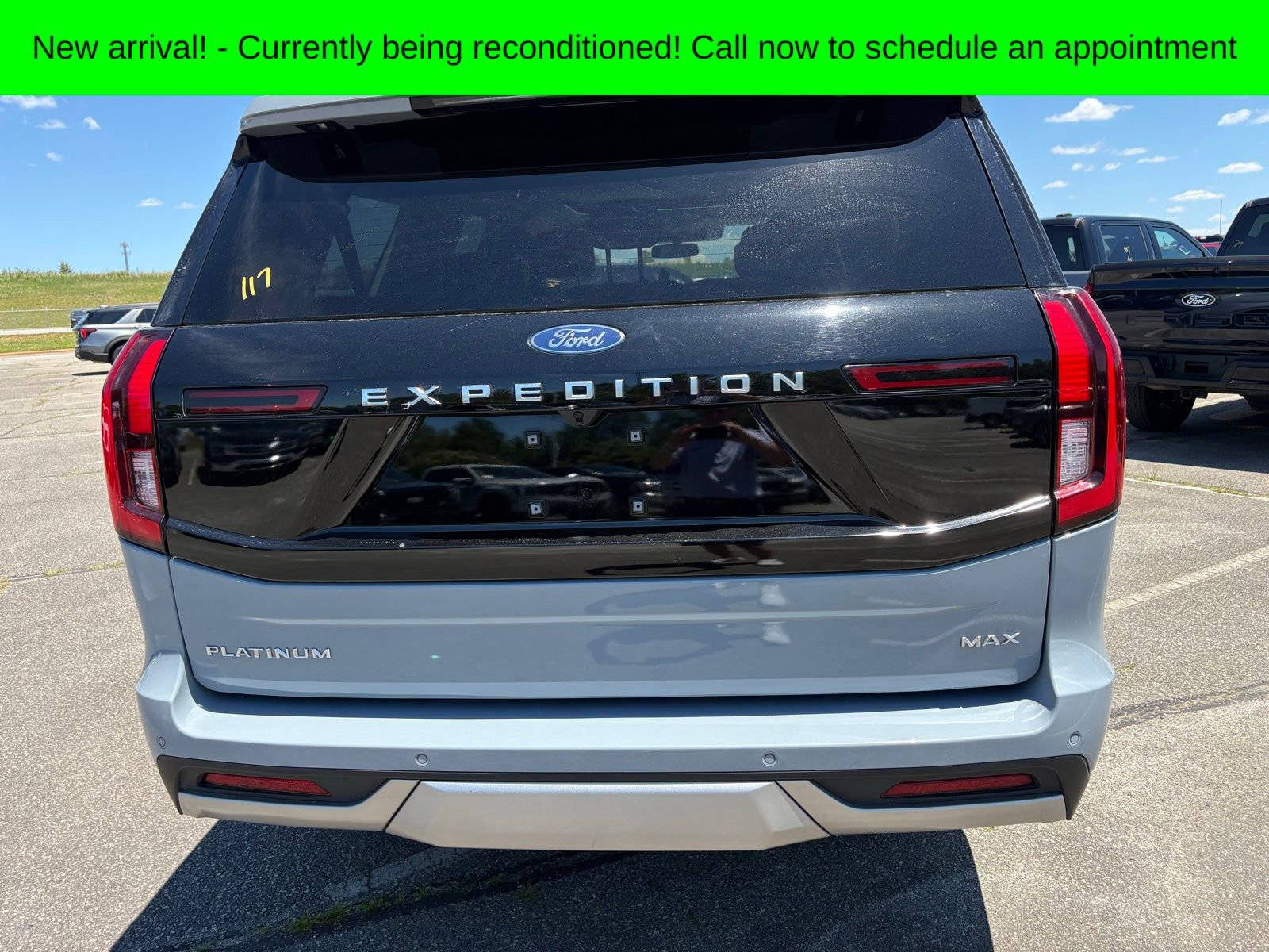 Used 2025 Ford Expedition Max Platinum w/ Driver's Package AWD/4WD image 4