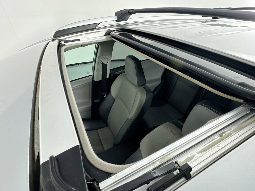 Used 2013 Toyota RAV4 Limited image 27