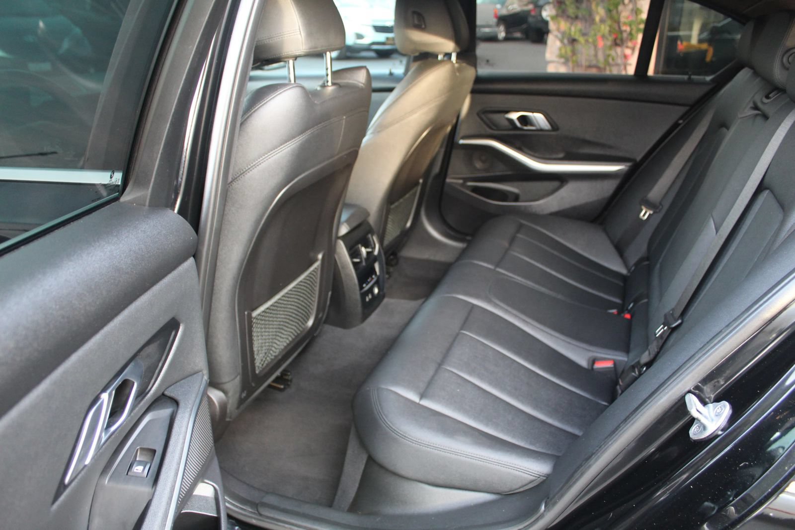 Used 2020 BMW 330i Sedan w/ Convenience Package RWD image 12