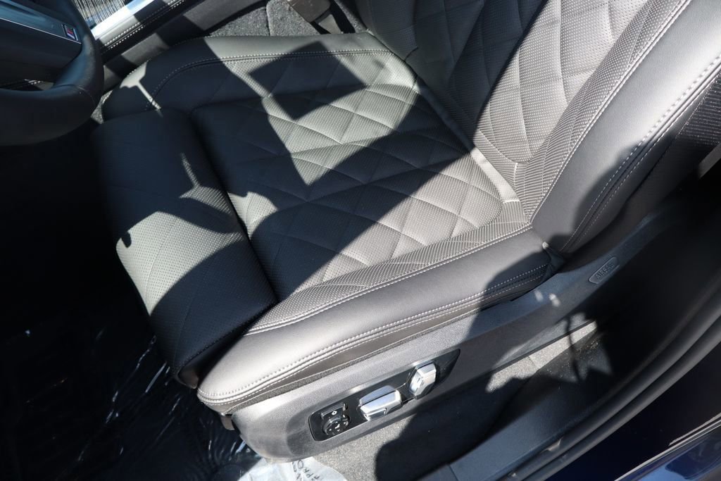 New 2026 BMW X5 xDrive50e image 31