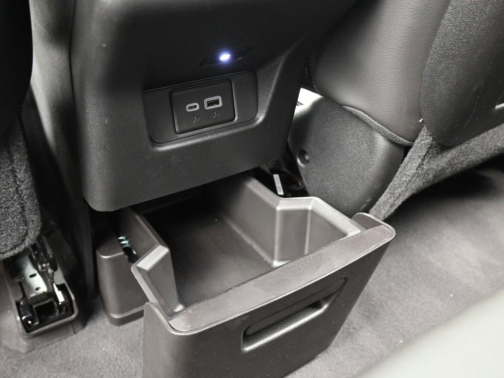 Used 2024 Cadillac XT6 Luxury image 39