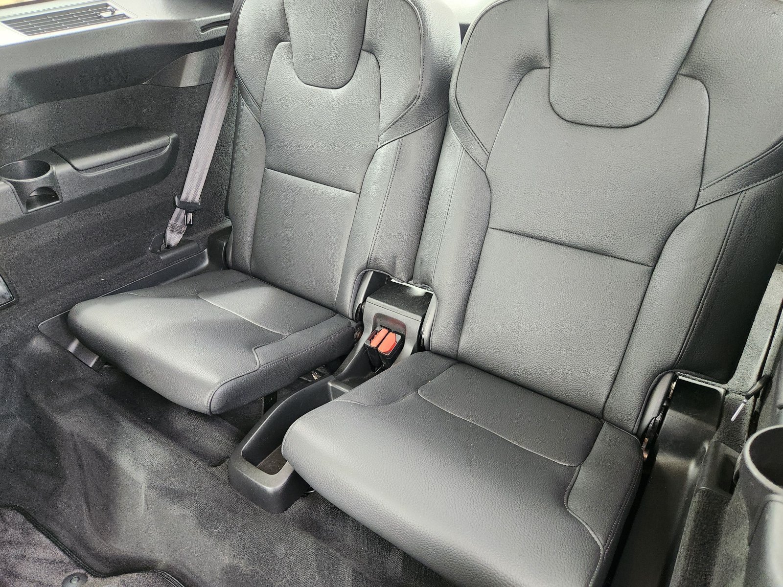 Used 2021 Volvo XC90 T6 Momentum w/ Protection Package Premier AWD/4WD image 34