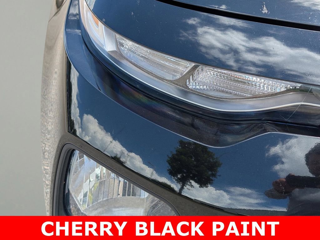 Used 2022 Kia Soul LX w/ Technology Package image 4