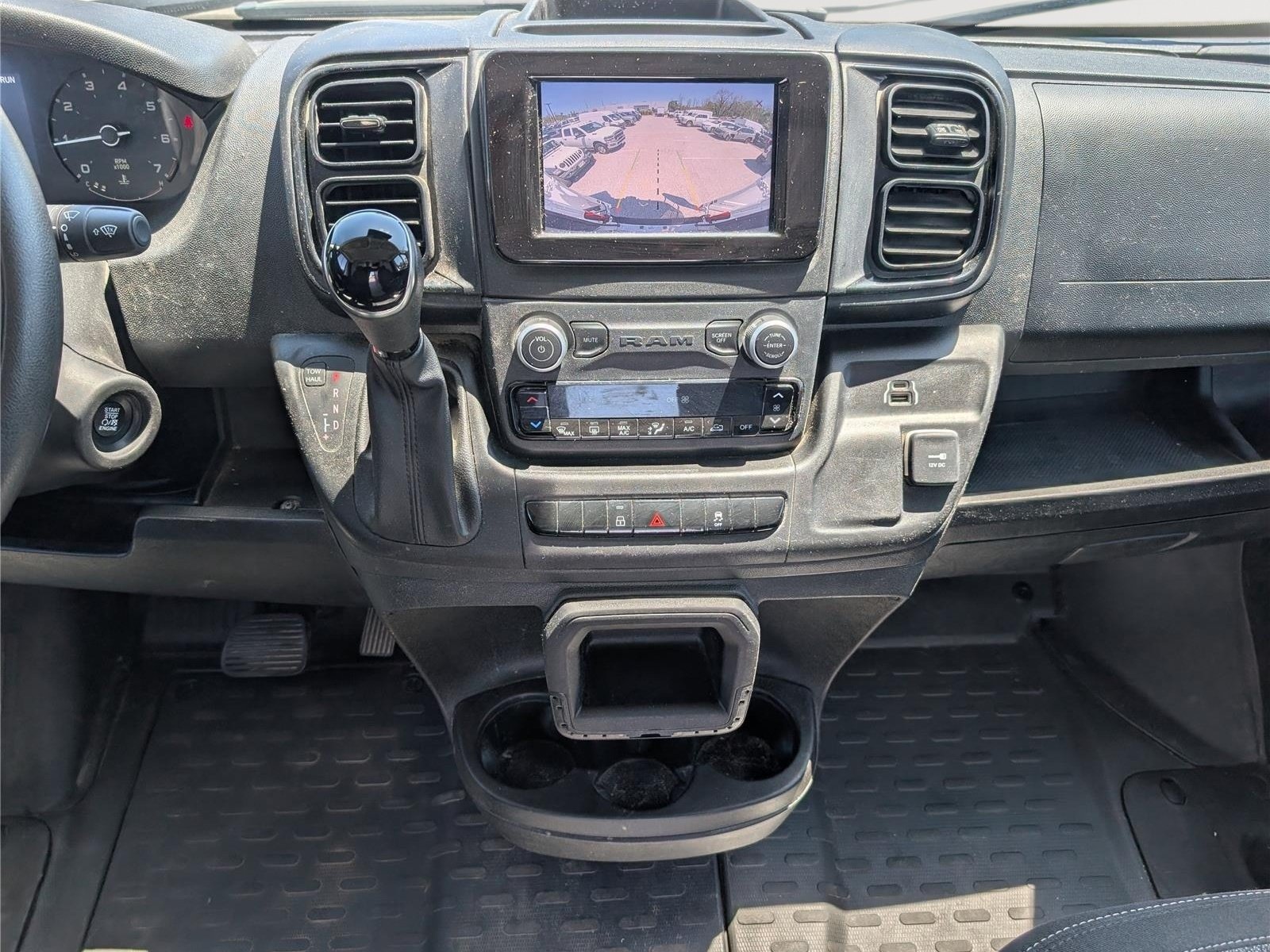 Used 2024 RAM ProMaster 2500 w/ Convenience Group FWD image 16