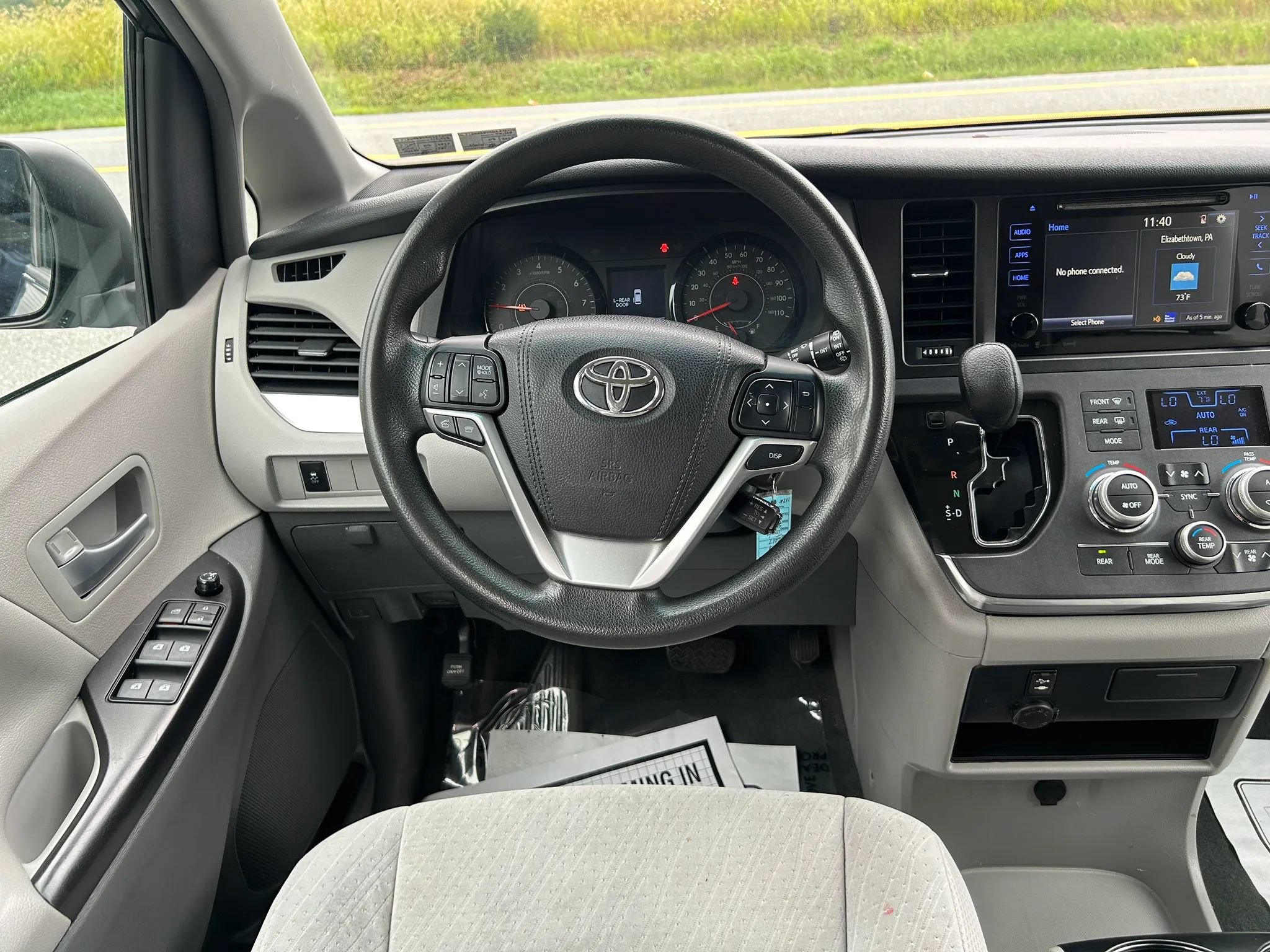 Used 2017 Toyota Sienna LE FWD image 14