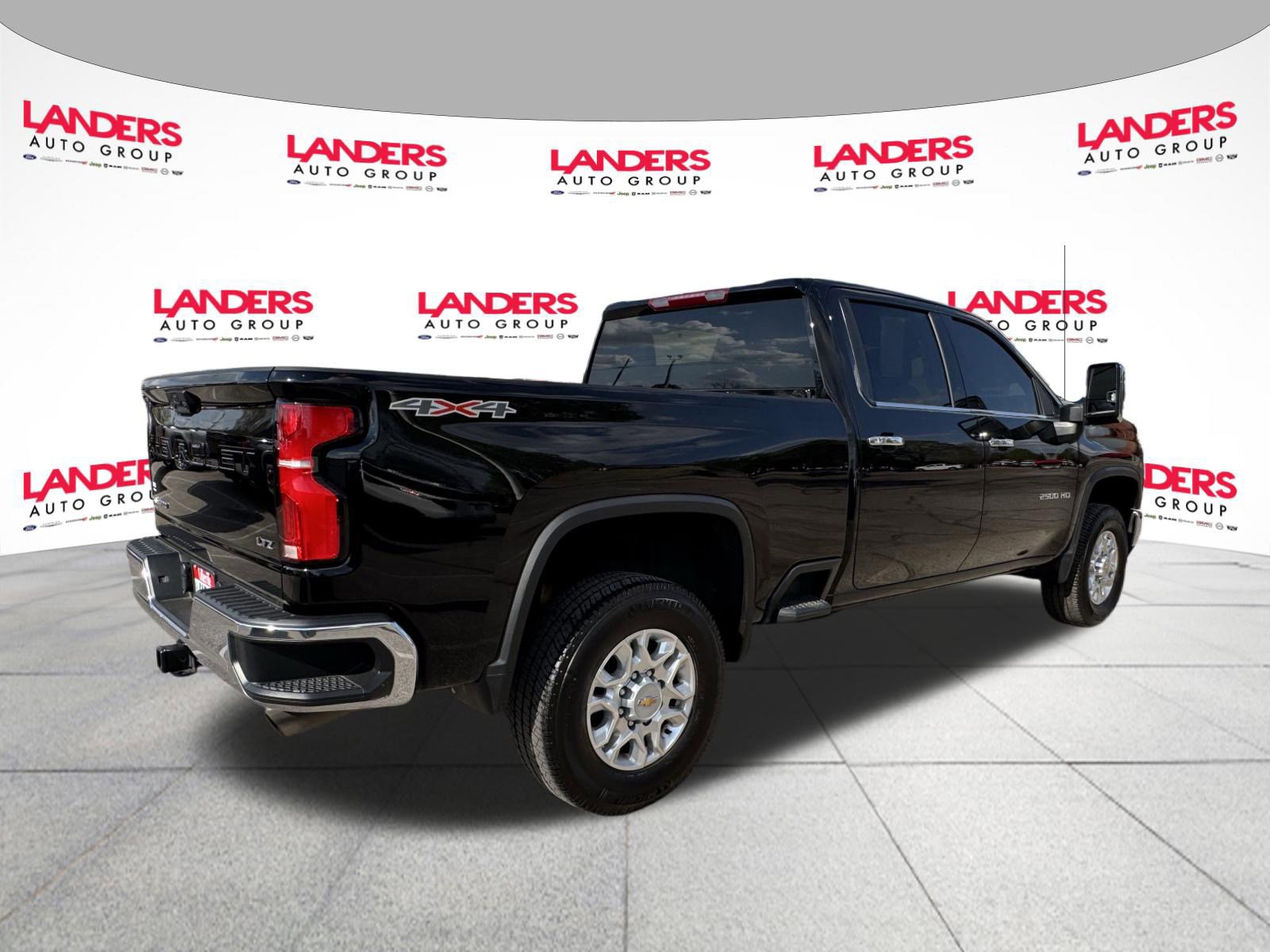 Used 2025 Chevrolet Silverado 2500 LTZ image 3