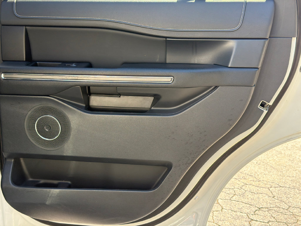 Used 2023 Ford Expedition XLT RWD image 19