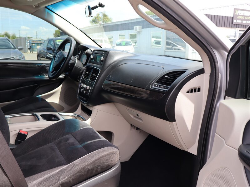 Used 2015 Dodge Grand Caravan SXT FWD image 14