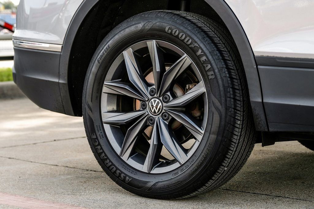 Used 2022 Volkswagen Tiguan SE AWD/4WD image 69