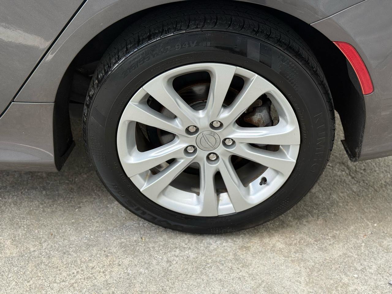 Used 2015 Chrysler 200 Limited w/ Convenience Group image 11