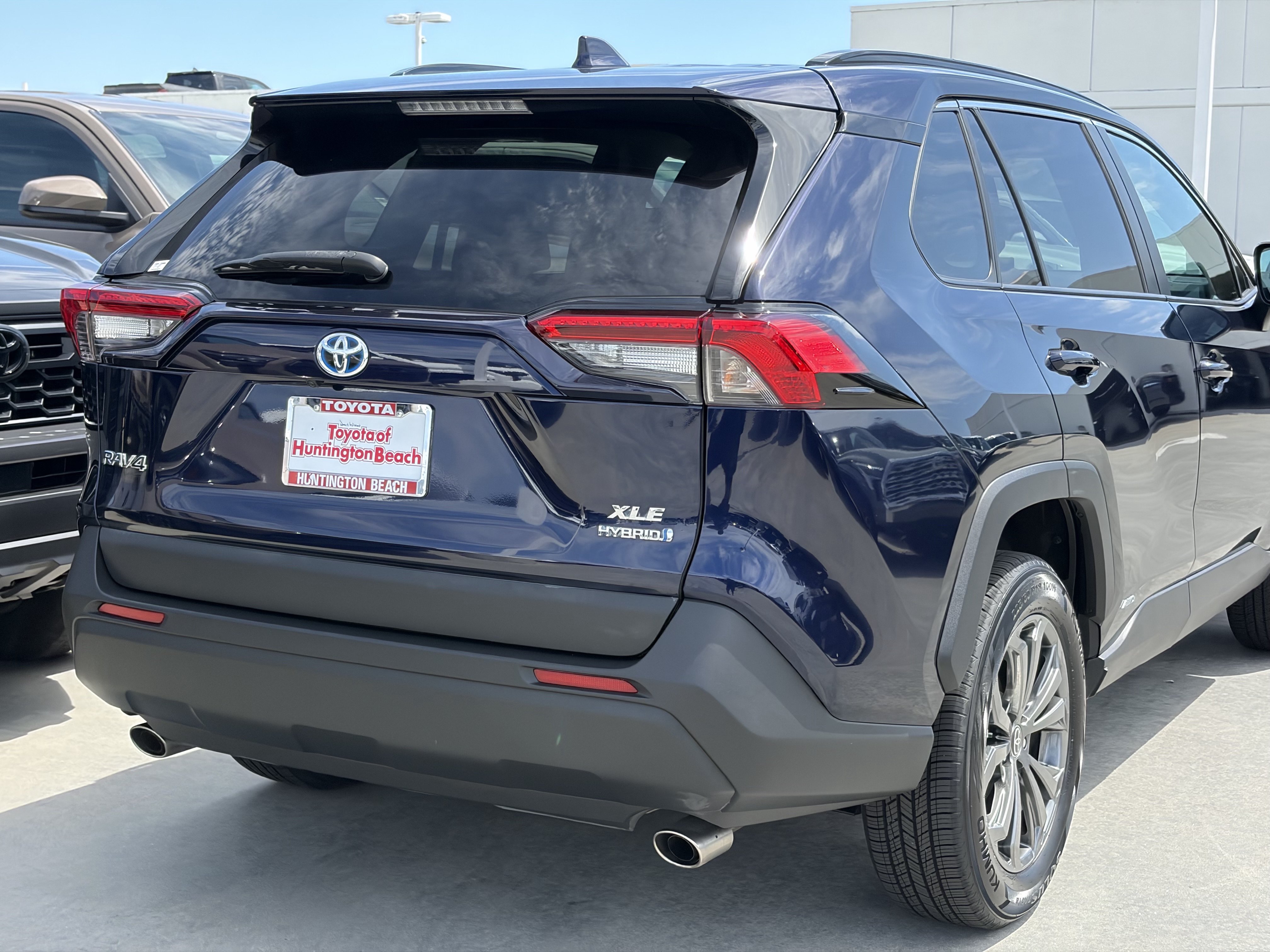 Certified 2022 Toyota RAV4 XLE Premium AWD/4WD image 4