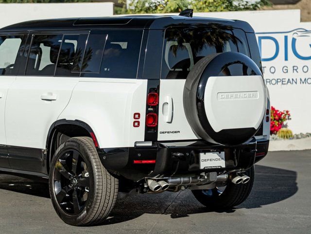 Used 2025 Land Rover Defender 110 X-Dynamic SE image 10