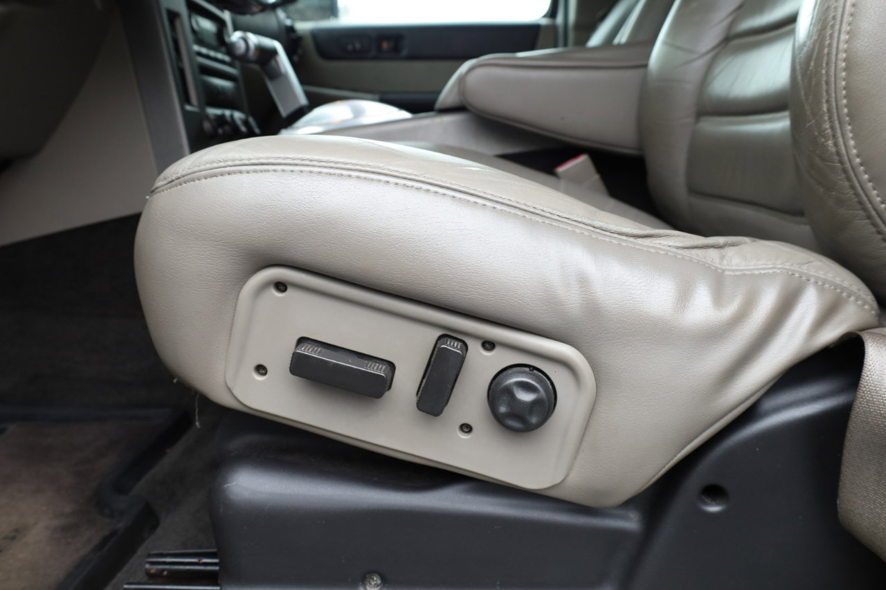 Used 2003 HUMMER H2 w/ Preferred Equipment Group image 35