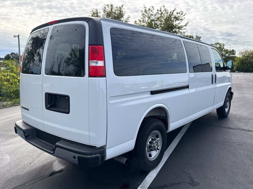 Used 2025 Chevrolet Express 3500 LT w/ LT Preferred Equipment Group RWD image 10