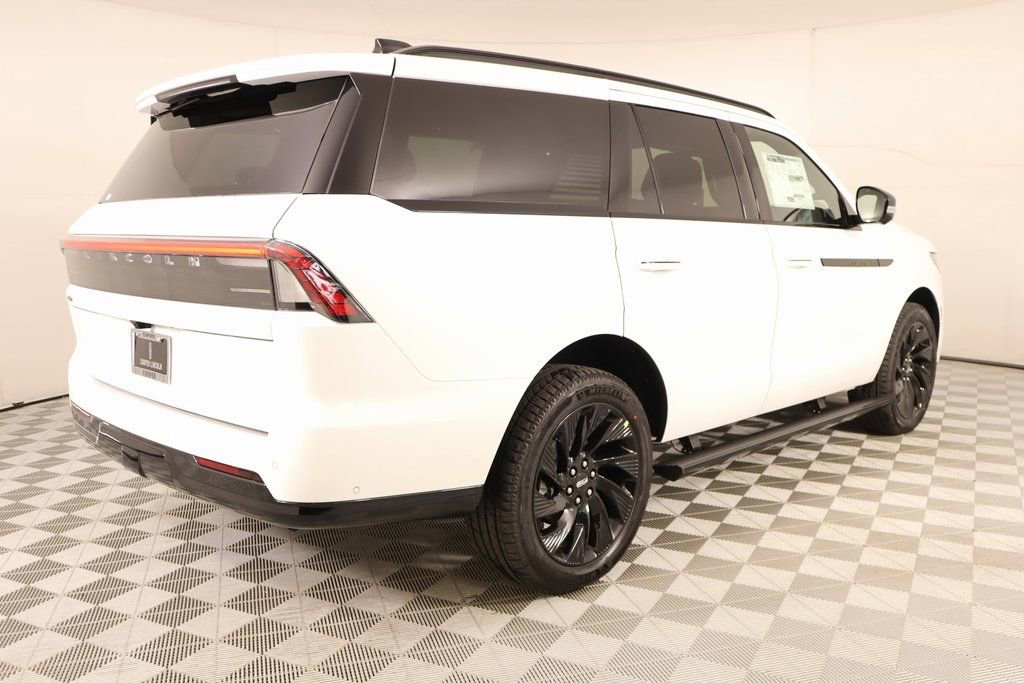New 2025 Lincoln Navigator Reserve w/ Jet Appearance Package image 22