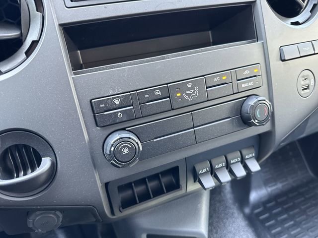 New 2027 Ford F750 2WD Regular Cab Super Duty image 29