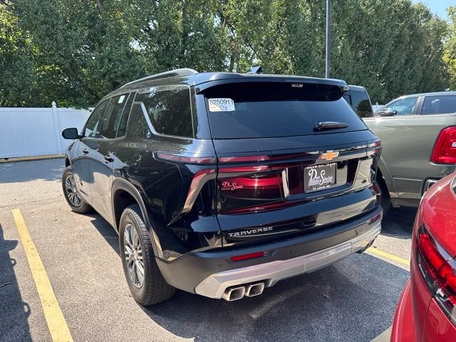 Used 2026 Chevrolet Traverse LT w/ Driver Confidence Package FWD image 12