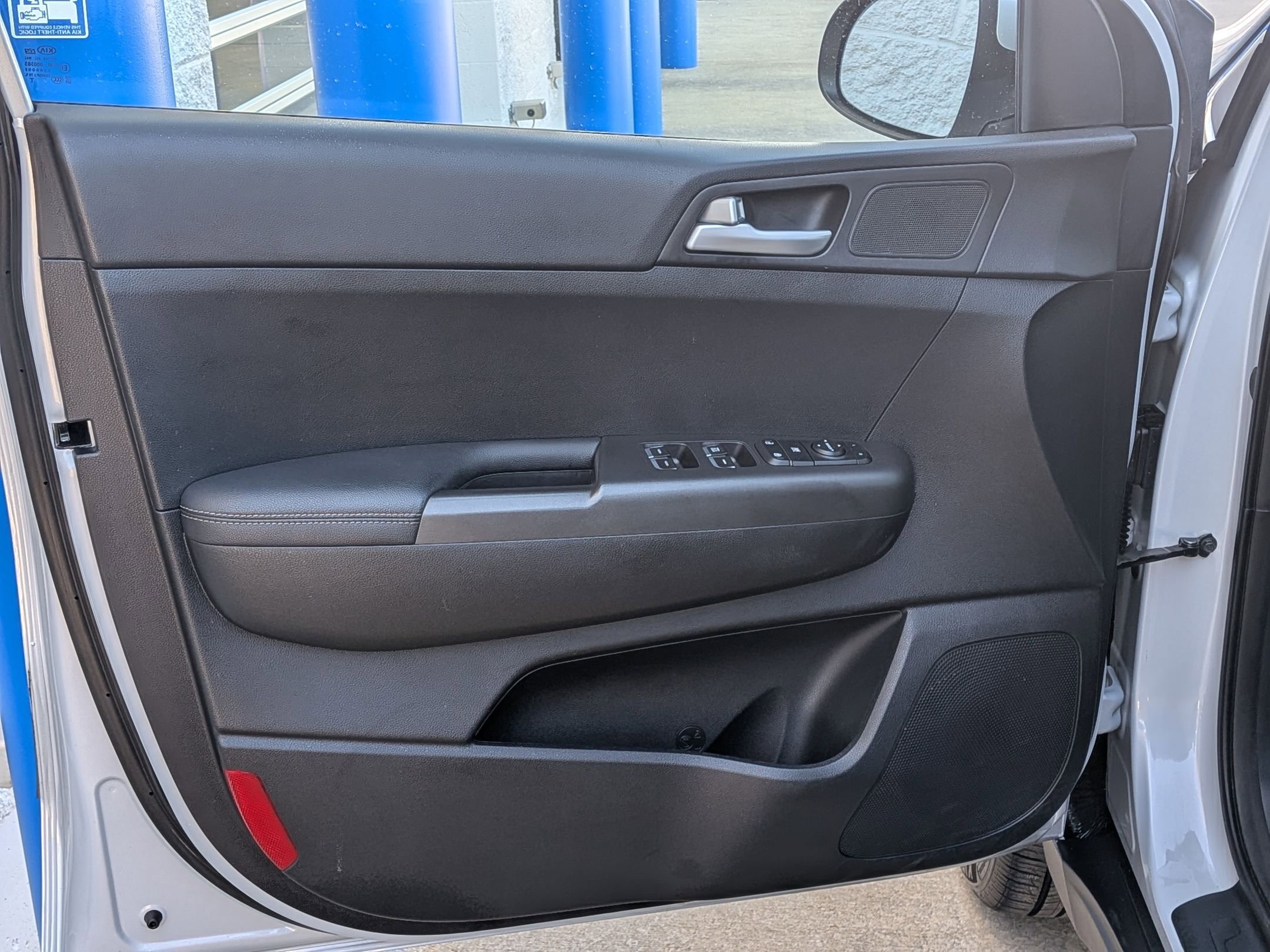 Used 2018 Kia Sportage LX image 12