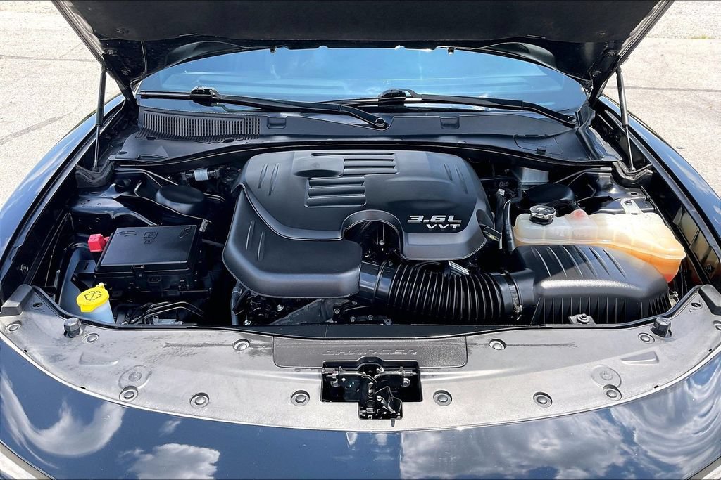 Used 2019 Dodge Charger SXT w/ Plus Group AWD/4WD image 29
