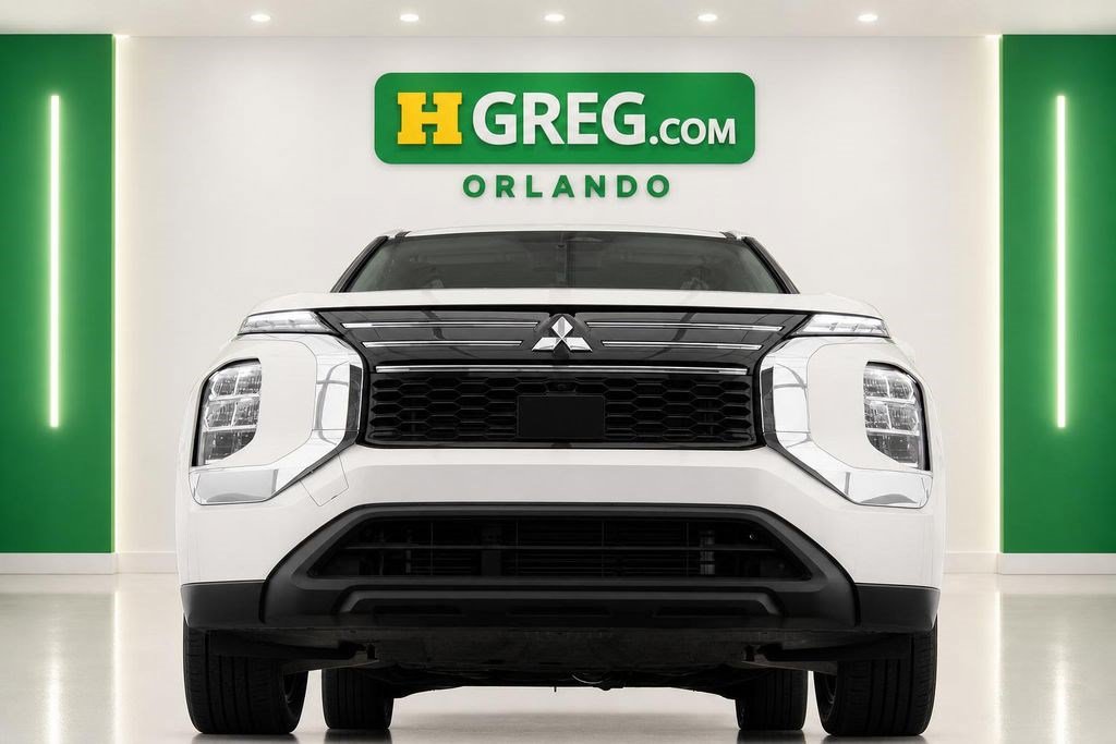 Used 2025 Mitsubishi Outlander ES FWD image 7