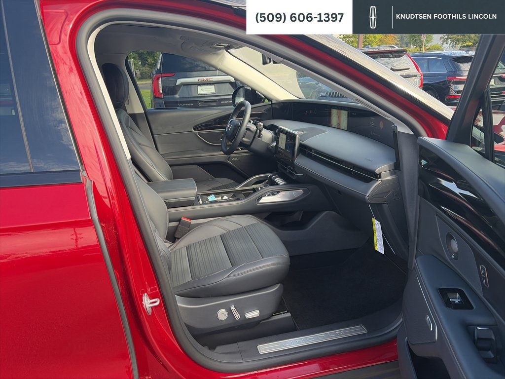 Used 2026 Lincoln Nautilus Reserve AWD/4WD image 18