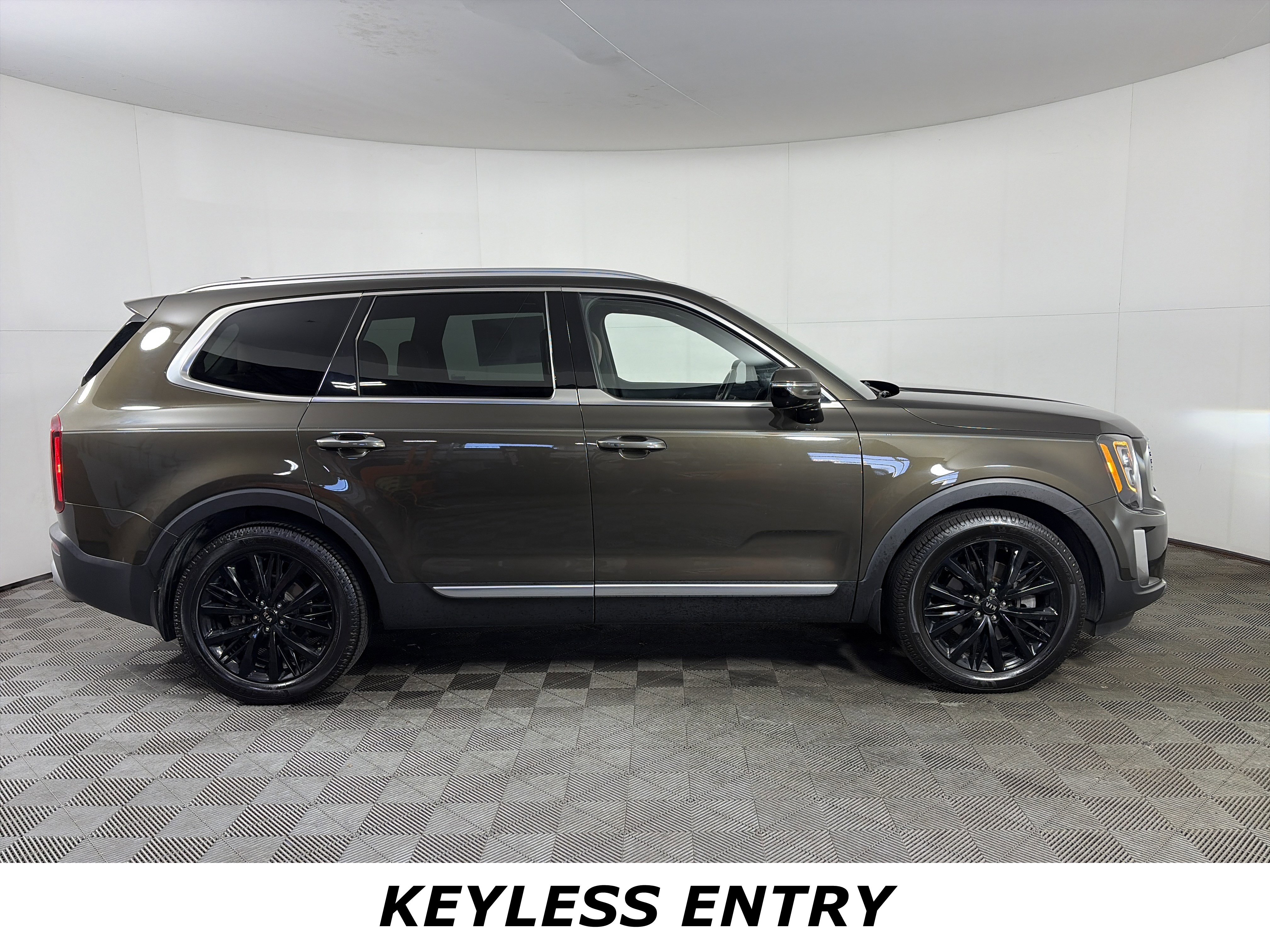 Used 2020 Kia Telluride SX w/ SX Prestige Package image 8