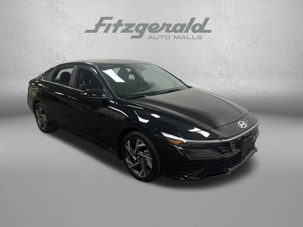 Used 2025 Hyundai Elantra SEL image 8