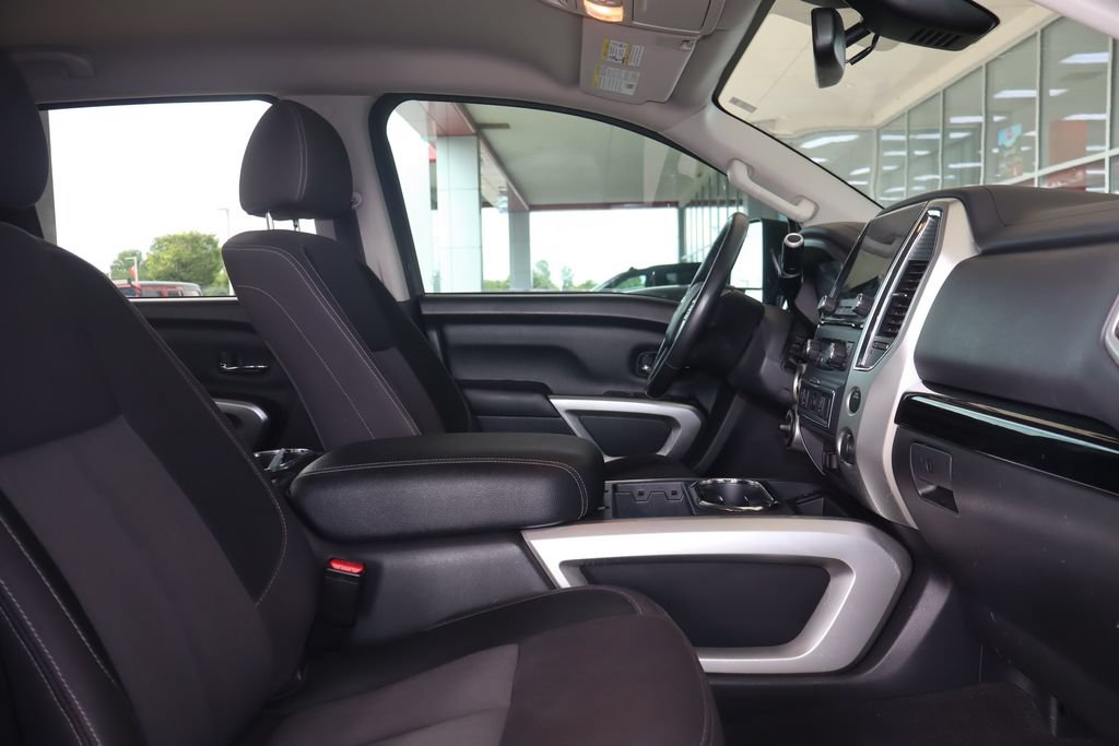 Used 2021 Nissan Titan SV w/ SV Convenience Package AWD/4WD image 38