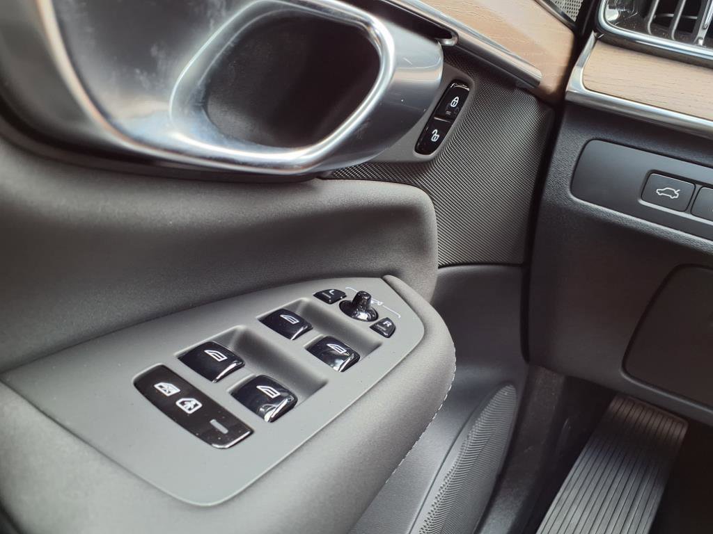 New 2026 Volvo XC90 T8 Plus image 21