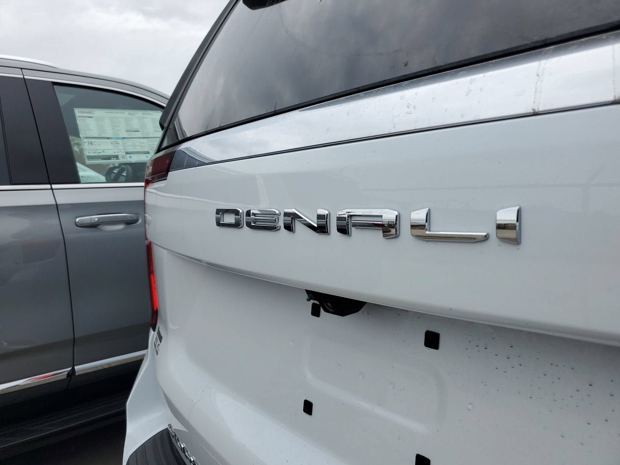 New 2026 GMC Yukon XL Denali w/ Sun & Power Step Package AWD/4WD image 9
