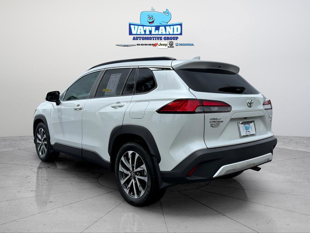 Used 2023 Toyota Corolla Cross XLE w/ Convenience Package AWD/4WD image 3