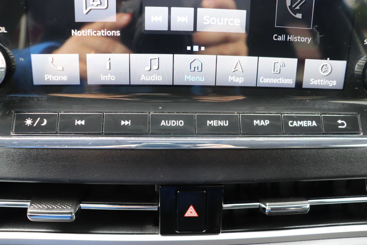 Used 2024 Mitsubishi Outlander AWD image 39