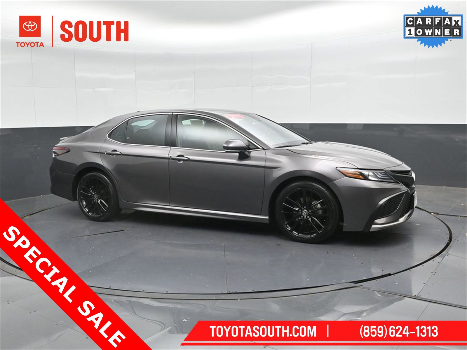 Used 2023 Toyota Camry XSE image 1