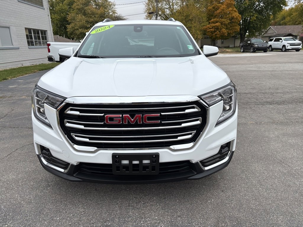 Used 2024 GMC Terrain SLT image 2
